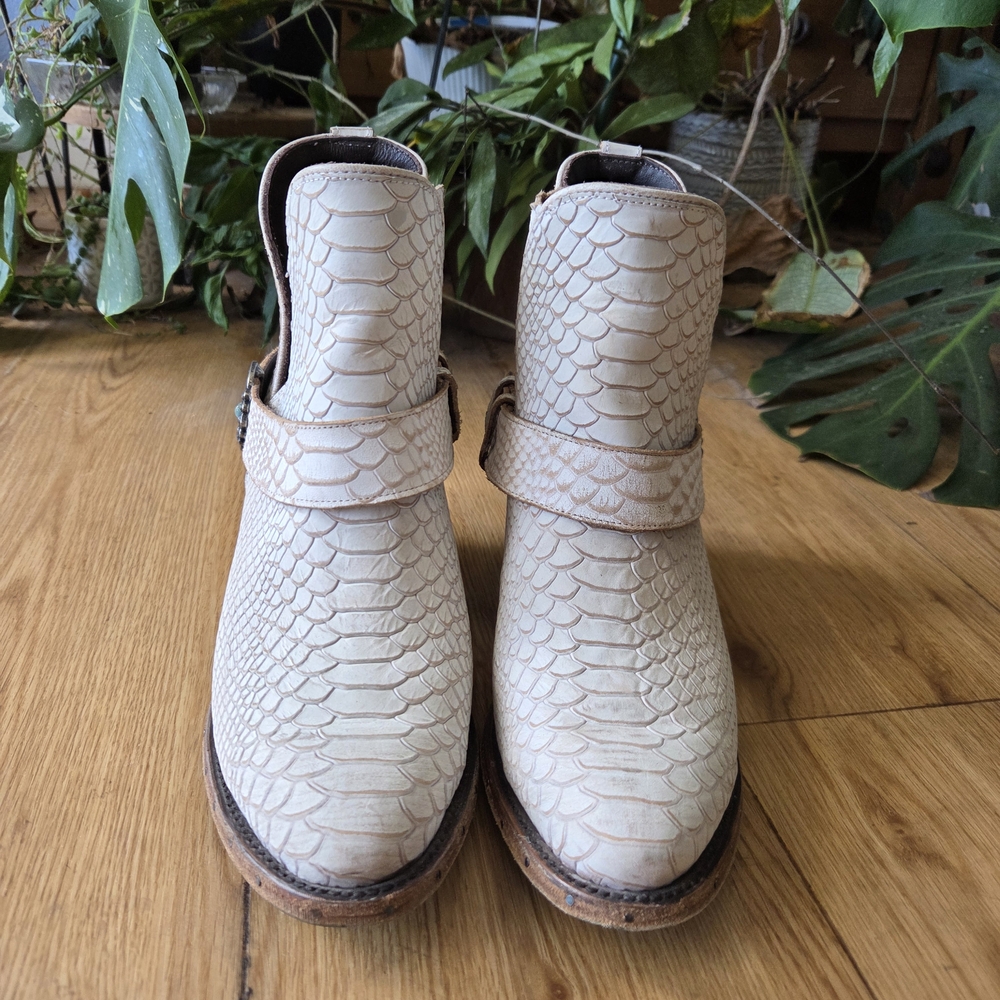 Elegant Cream Snakeskin Ankle Boots - Picture 3 of 8